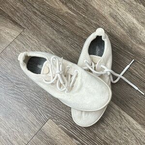 Allbirds White Cream Wool Runners Lace Up Sneakers Tennis Shoes Fuzzy Soft